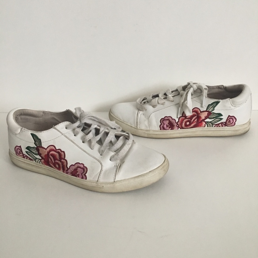 Kenneth Cole Reaction flower sneakers